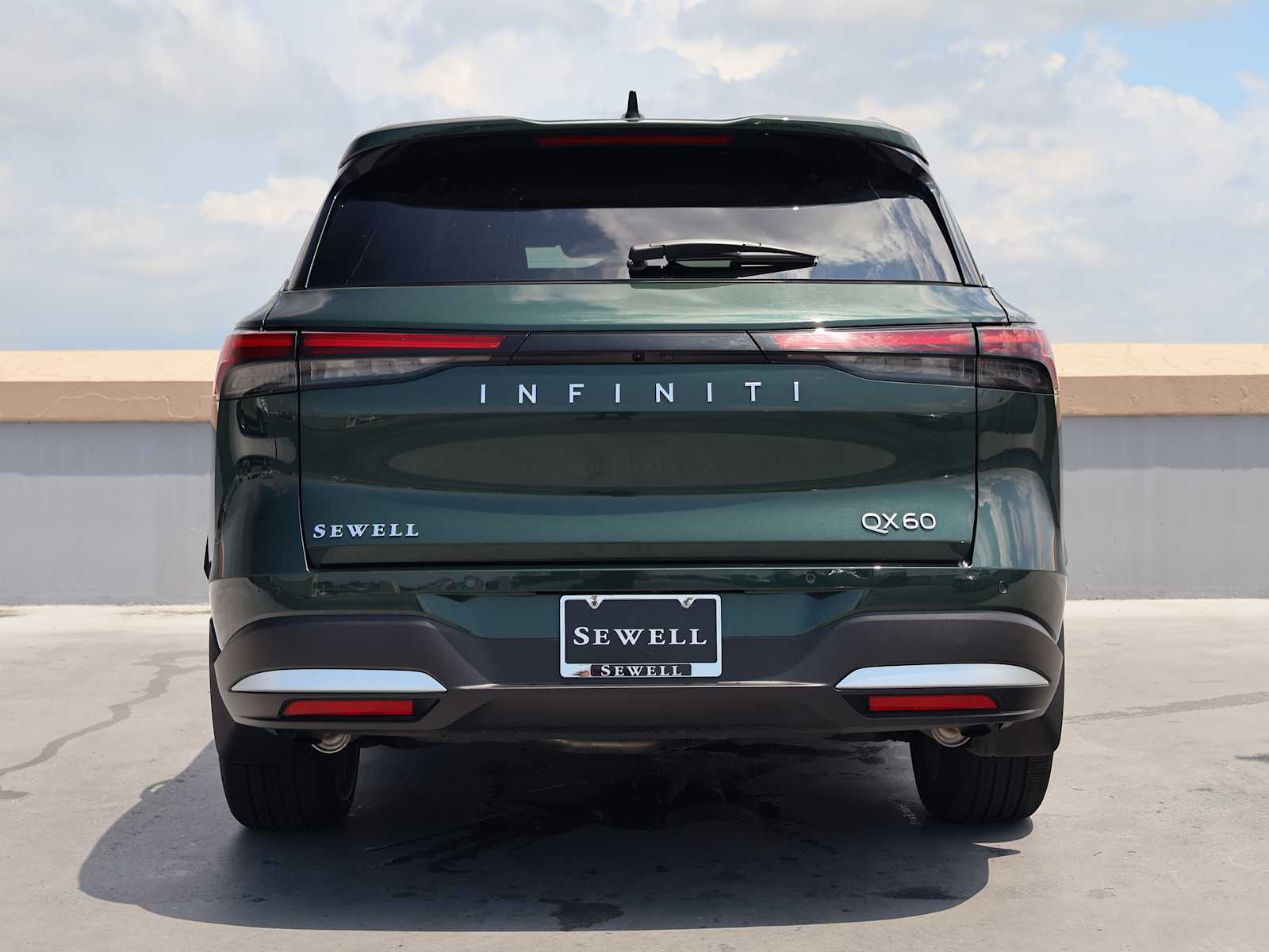 Certified Used 2026 Deep Emerald INFINITI LUXE image 8