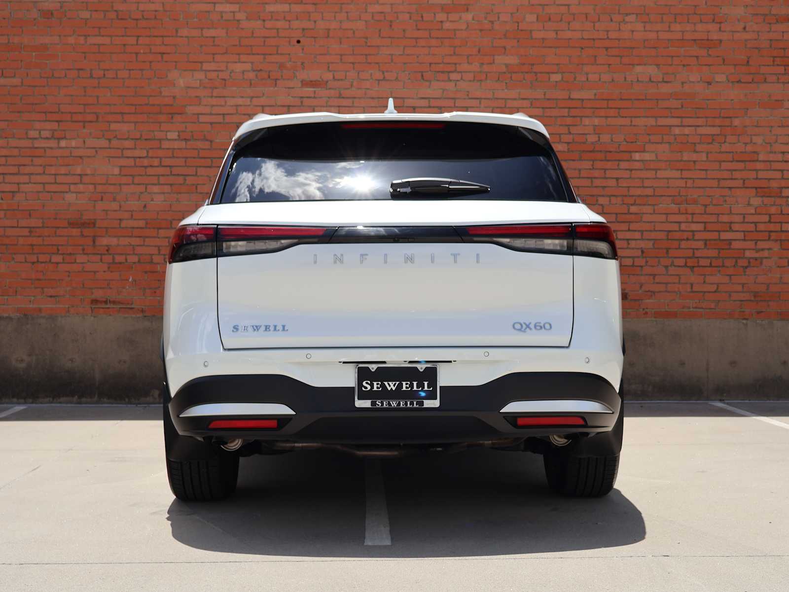 Certified Used 2026 Radiant White INFINITI LUXE image 8