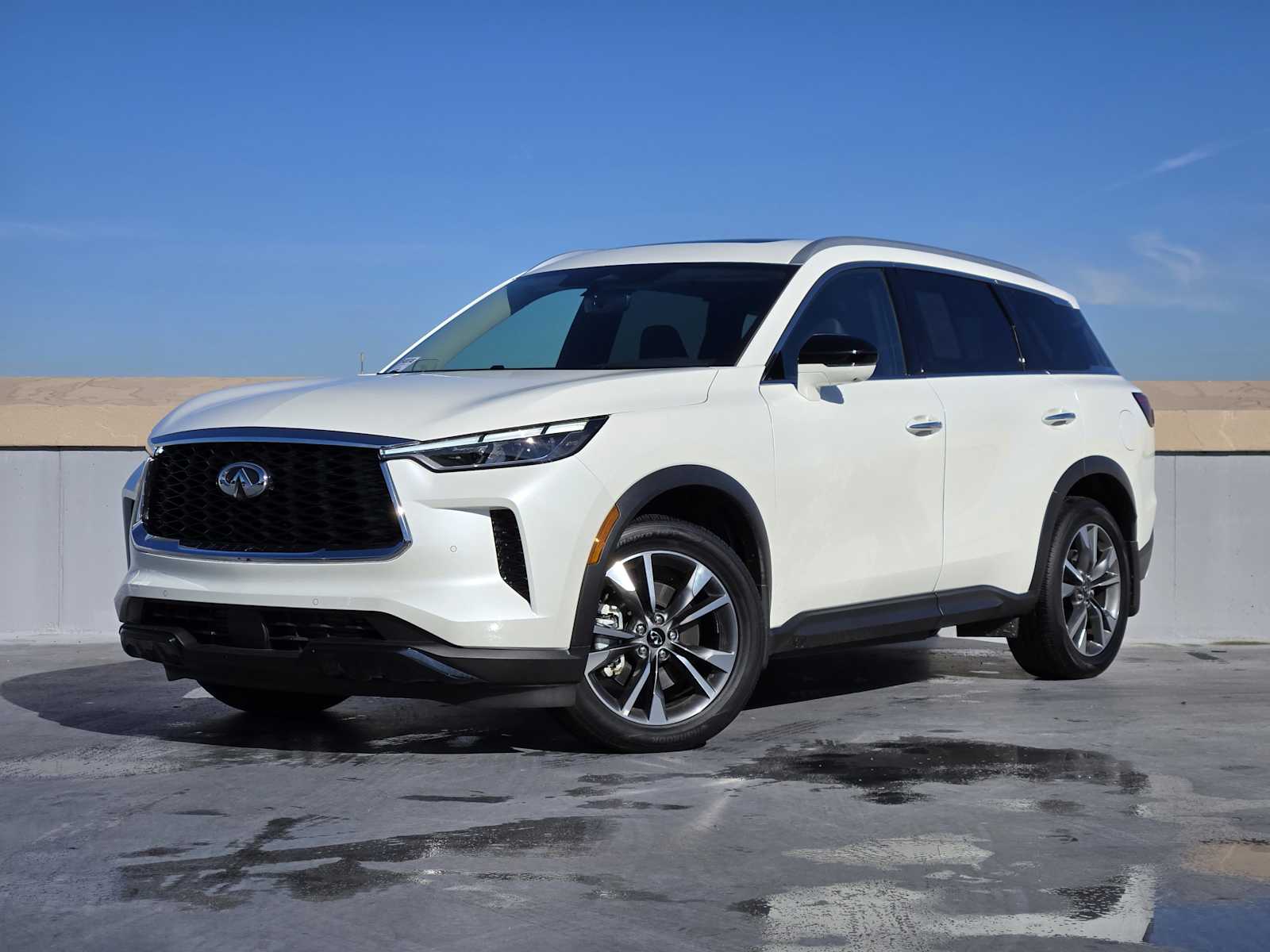 2025 INFINITI QX60 LUXE's photo