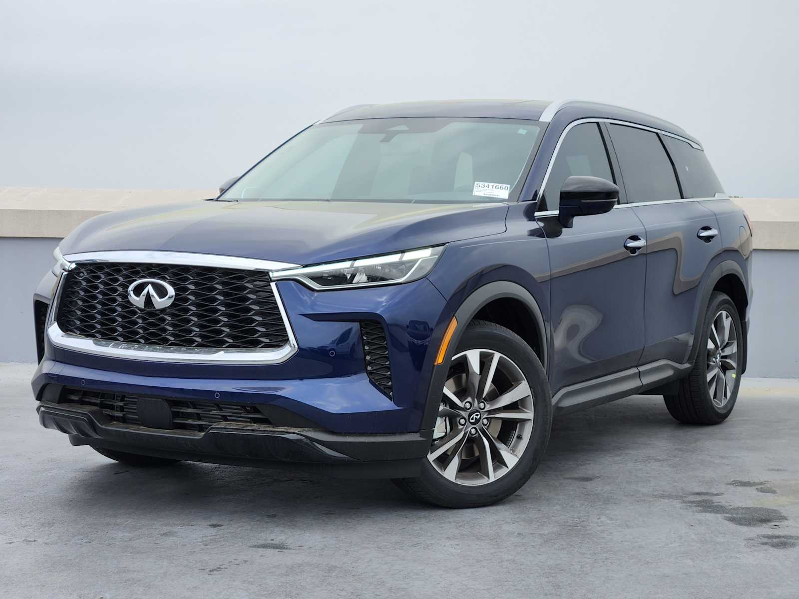 2025 INFINITI QX60 LUXE's photo