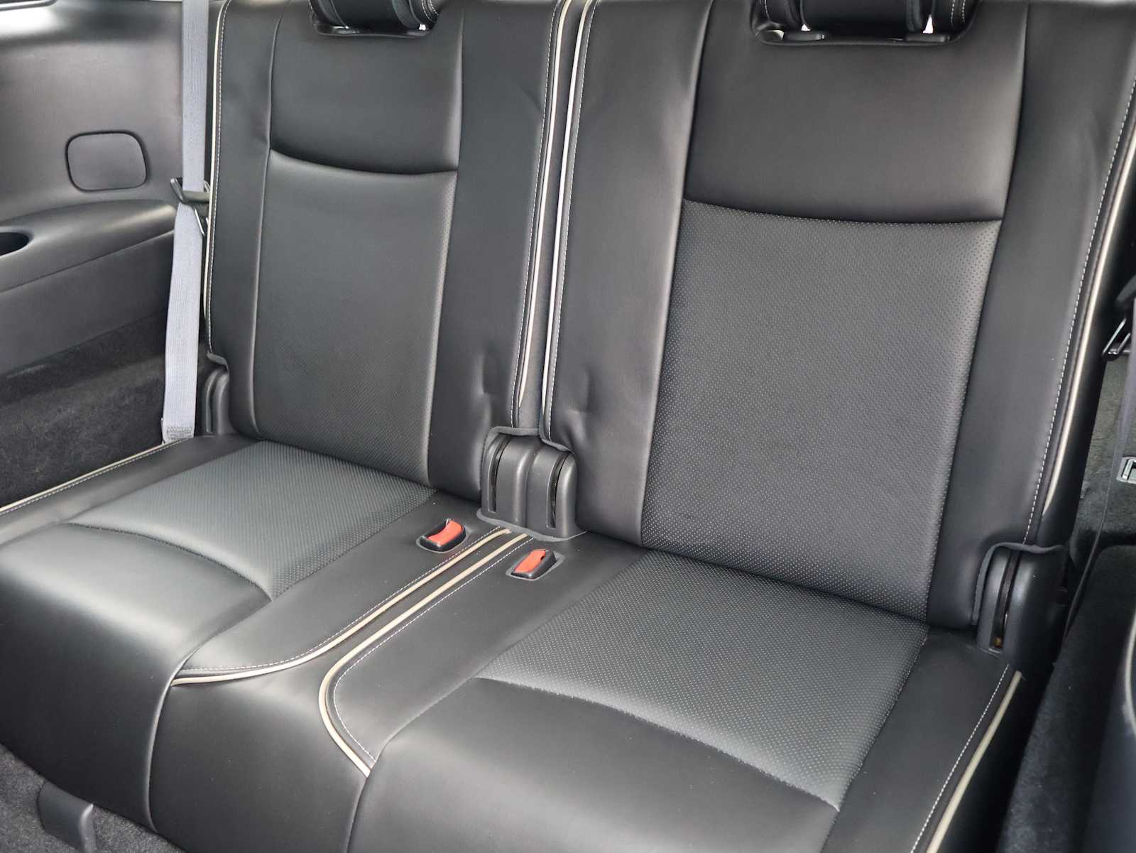 Used 2017 Jade Green INFINITI  image 26