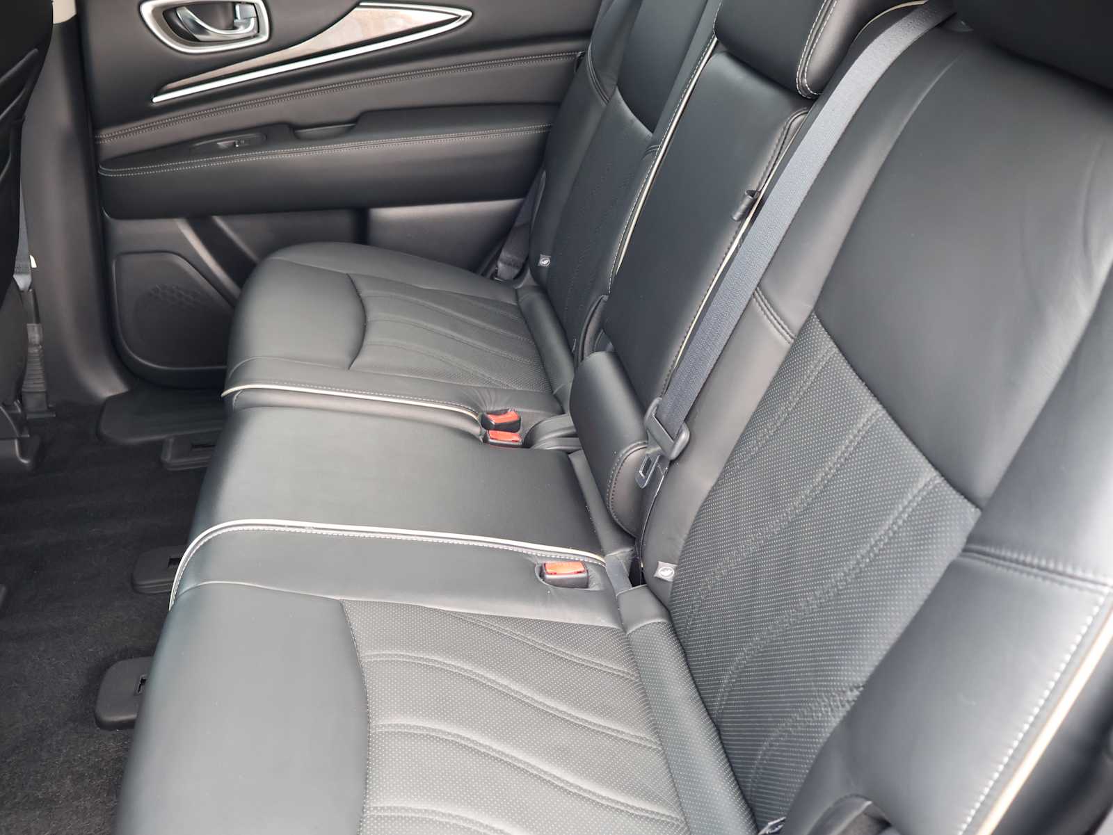 Used 2017 Jade Green INFINITI  image 25
