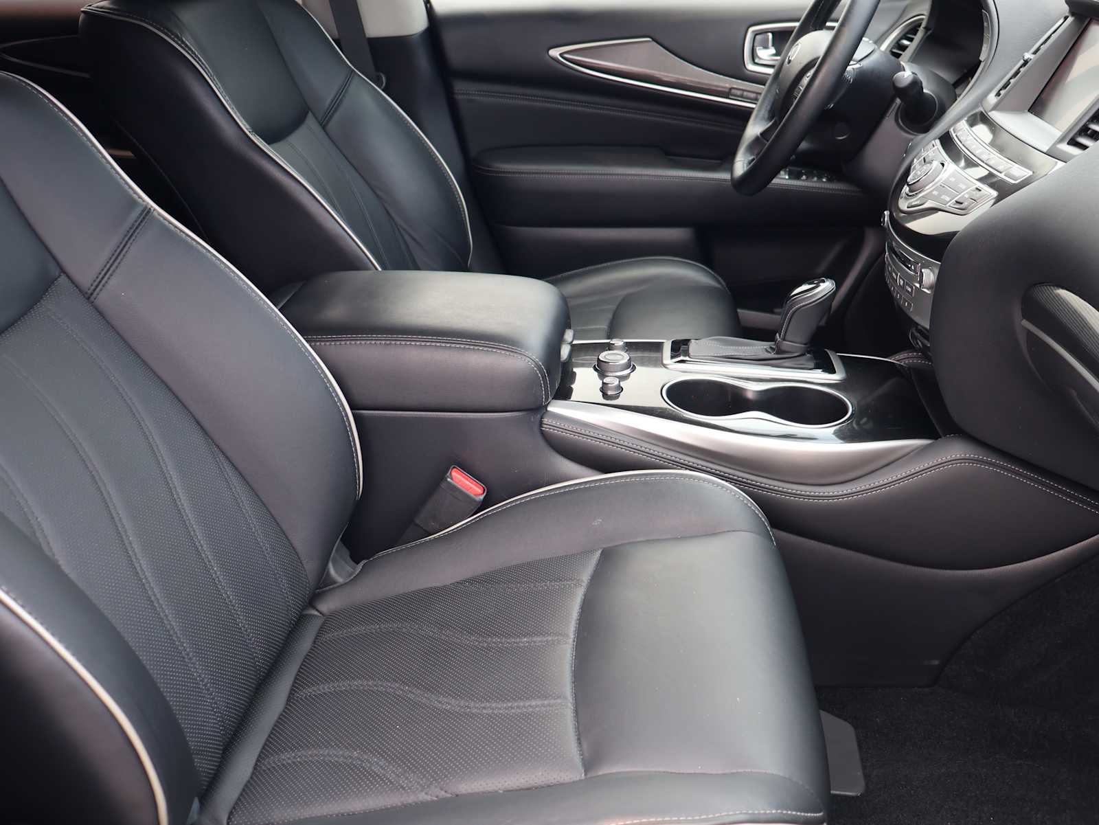 Used 2017 Jade Green INFINITI  image 12