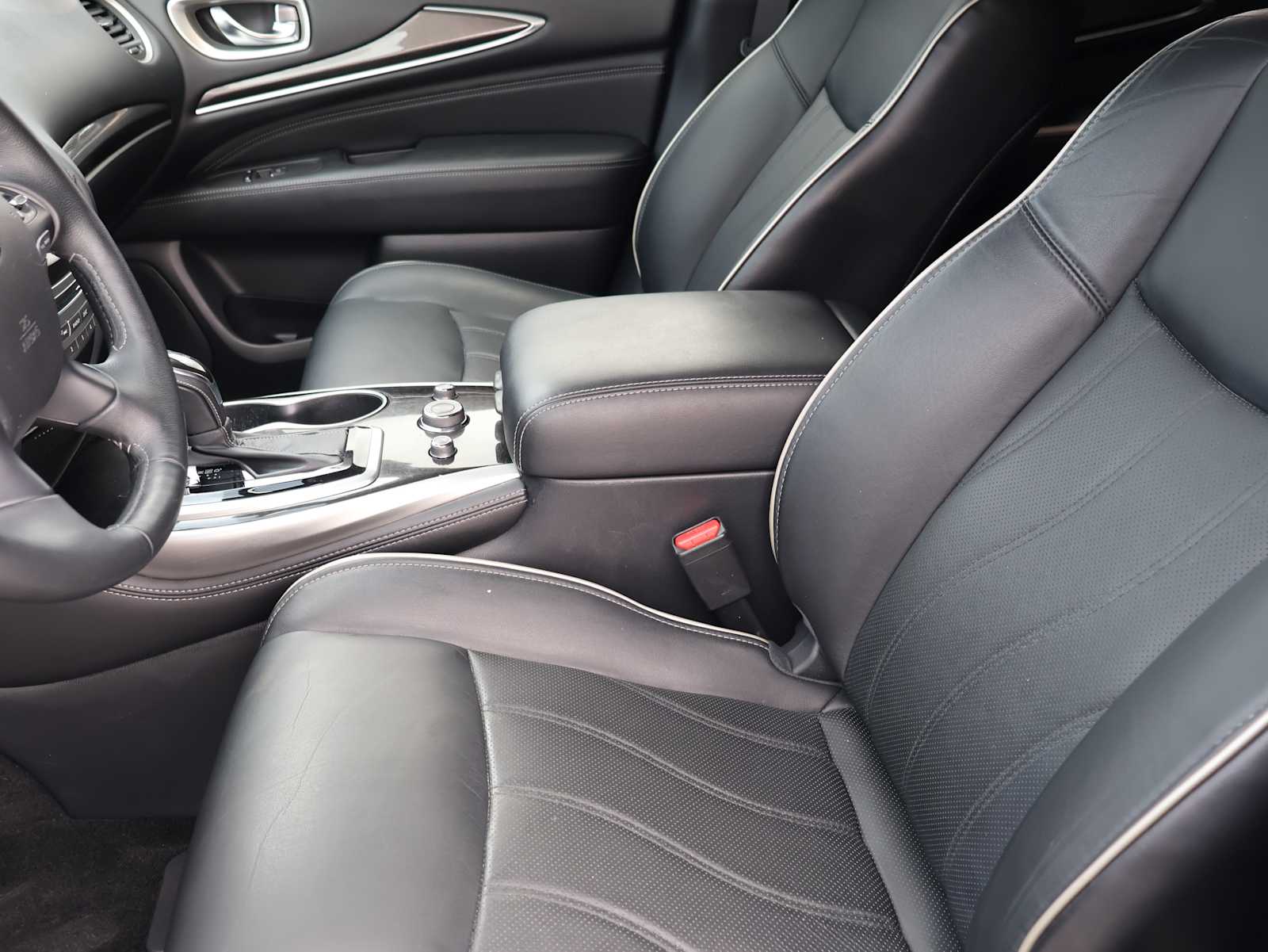 Used 2017 Jade Green INFINITI  image 11