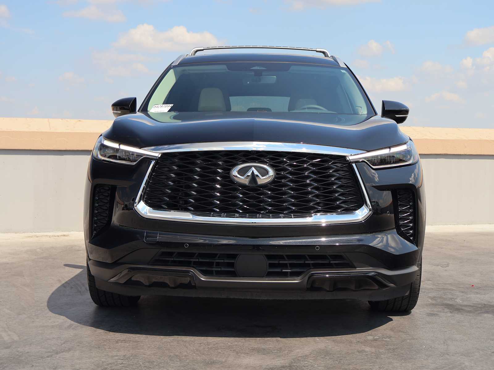 Certified Used 2024 Mineral Black INFINITI LUXE image 2