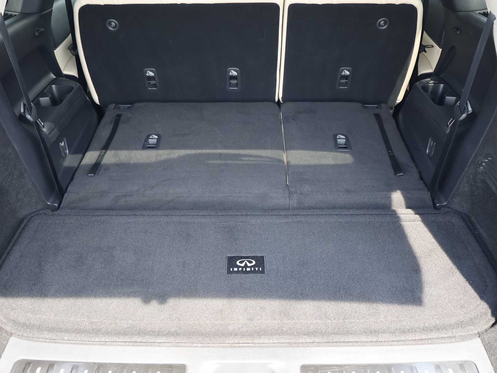 Certified Used 2024 Mineral Black INFINITI LUXE image 27