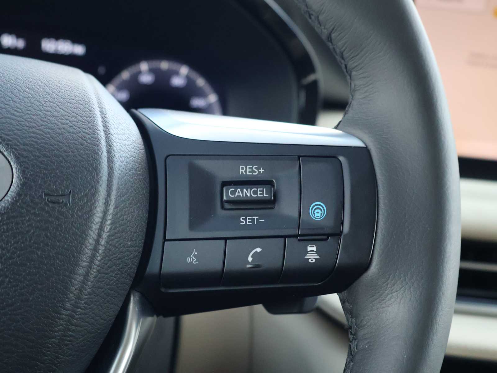 Certified Used 2024 Mineral Black INFINITI LUXE image 23