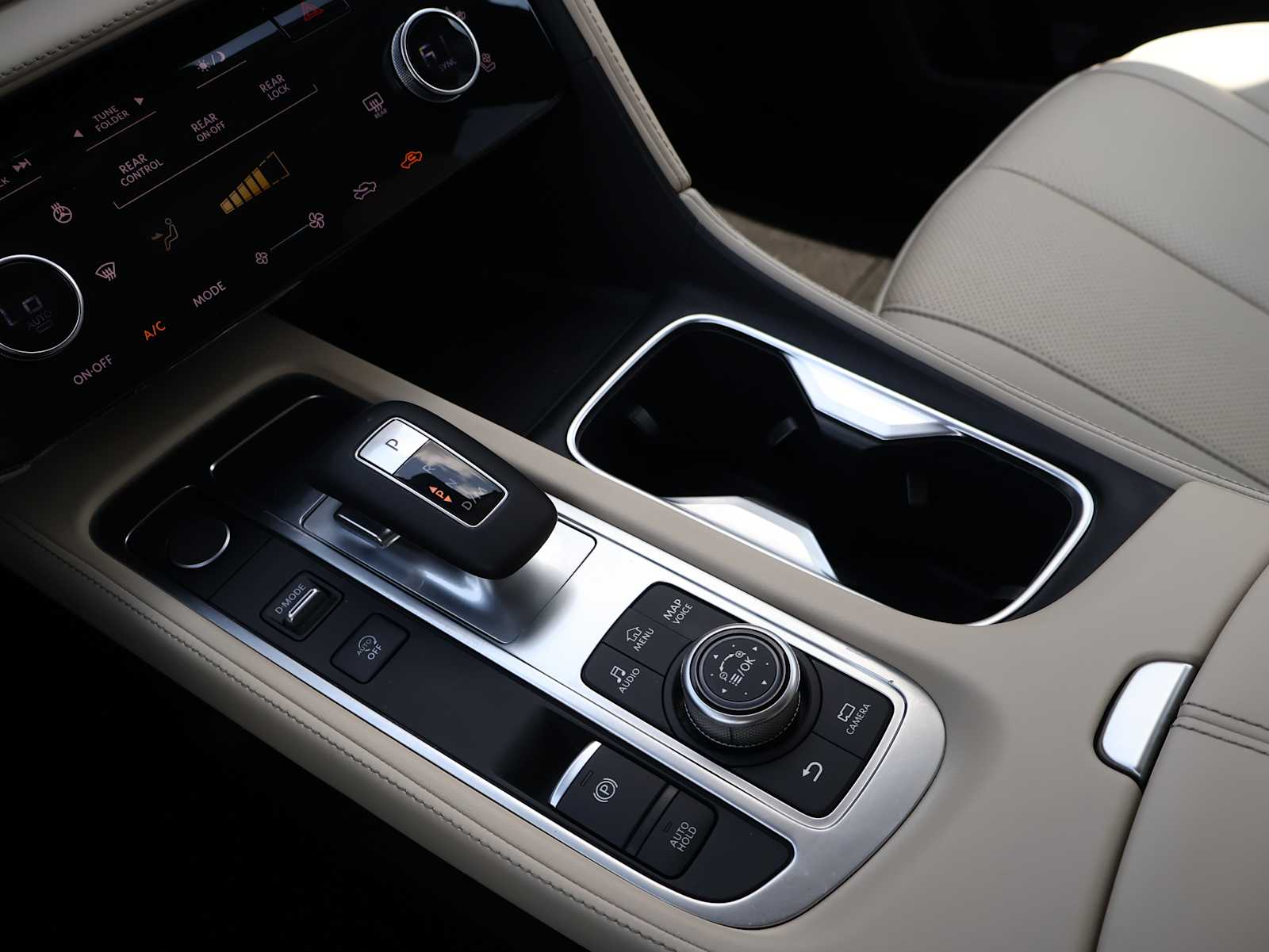 Certified Used 2024 Mineral Black INFINITI LUXE image 20