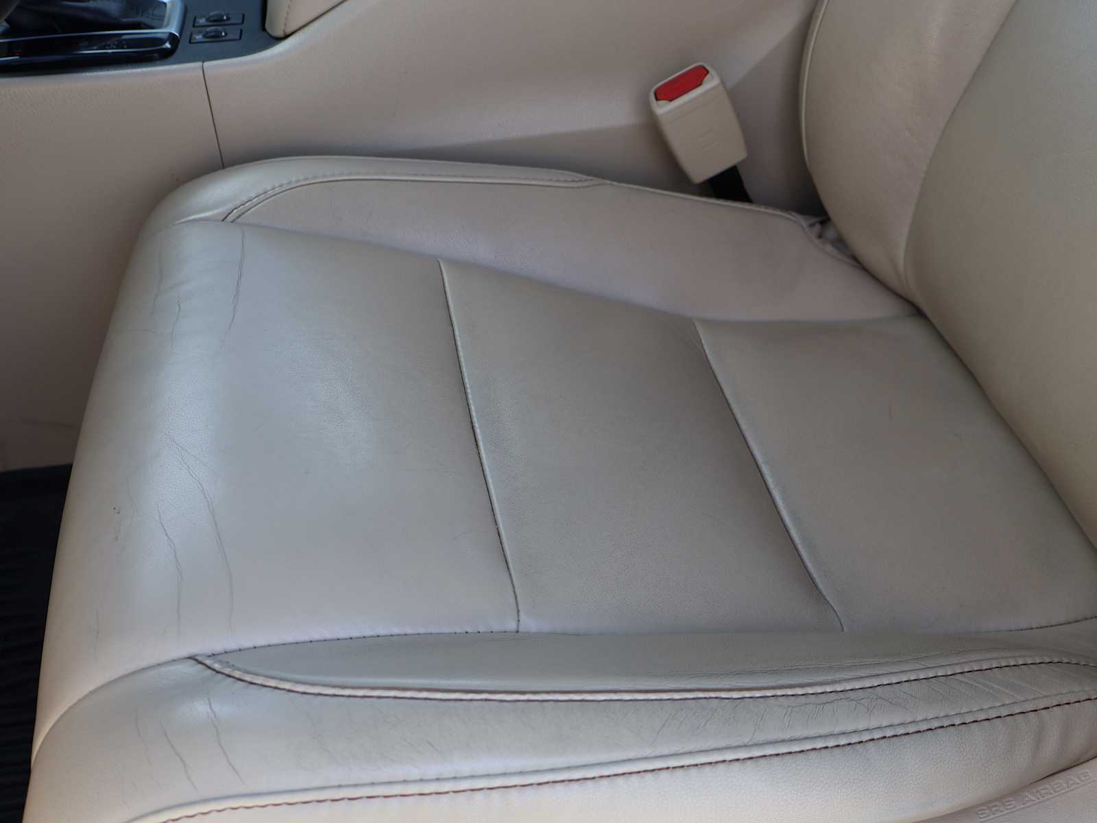 Used 2018 Blizzard Pearl Toyota XLE image 22