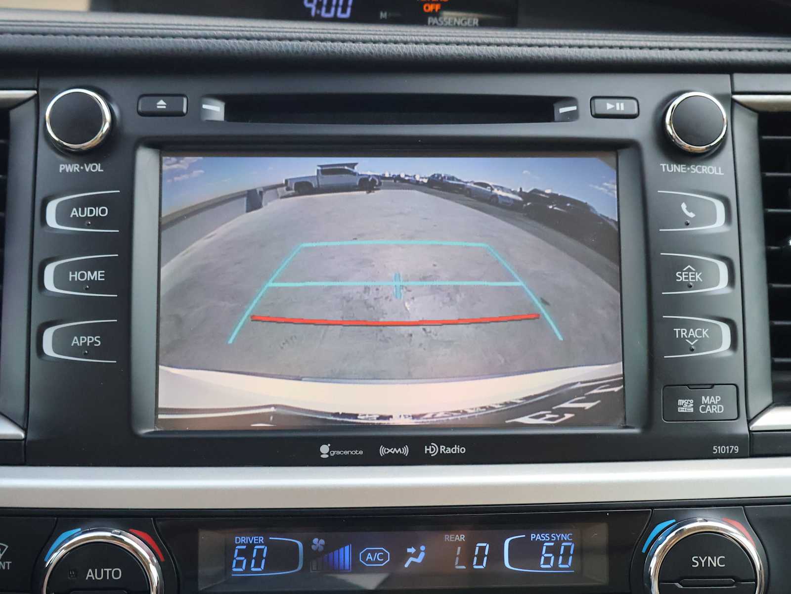 Used 2018 Blizzard Pearl Toyota XLE image 18