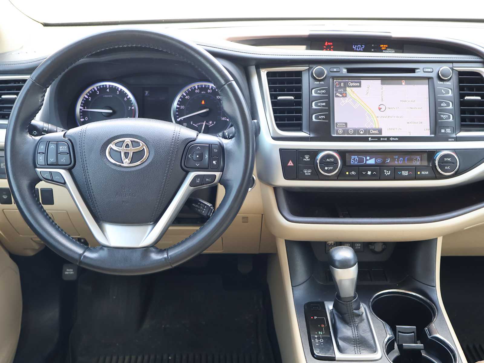 Used 2018 Blizzard Pearl Toyota XLE image 24