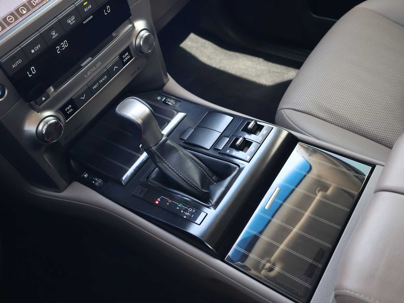 Used 2020 Starfire Pearl Lexus Premium image 19