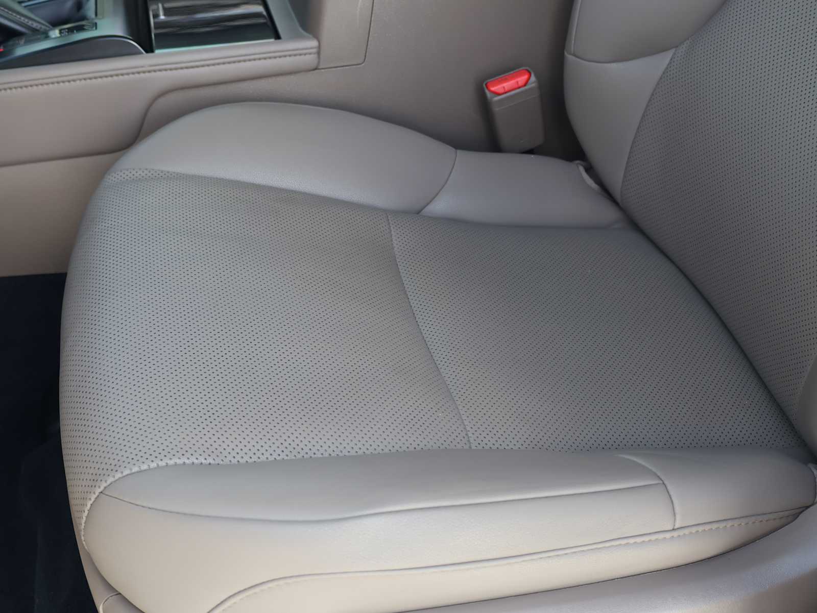 Used 2020 Starfire Pearl Lexus Premium image 22