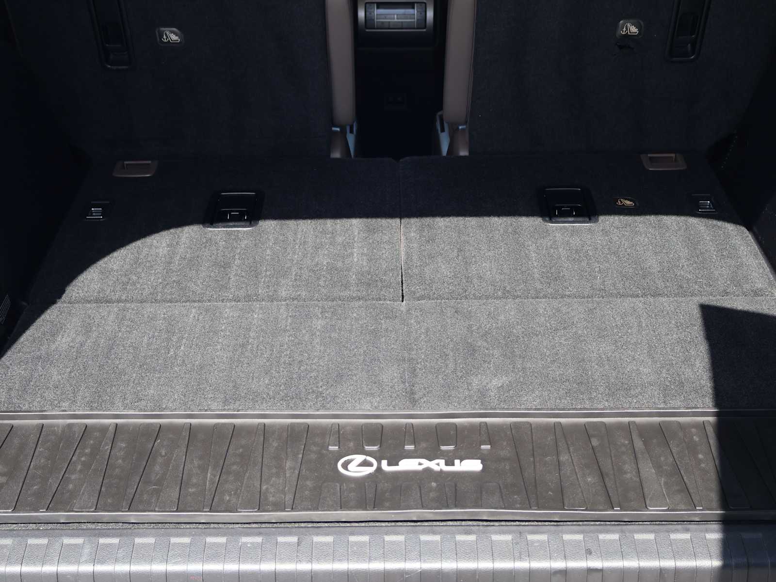 Used 2020 Starfire Pearl Lexus Premium image 30