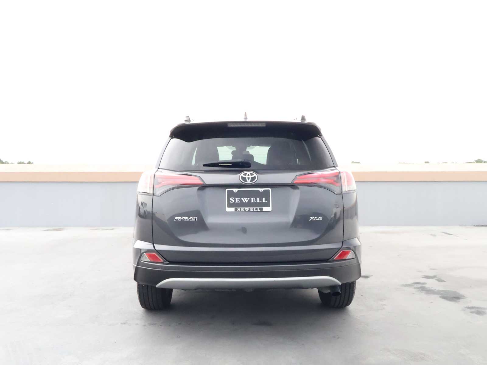 Used 2018 Magnetic Gray Metallic Toyota XLE image 2