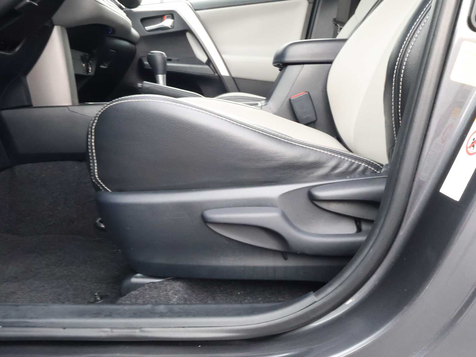 Used 2018 Magnetic Gray Metallic Toyota XLE image 15
