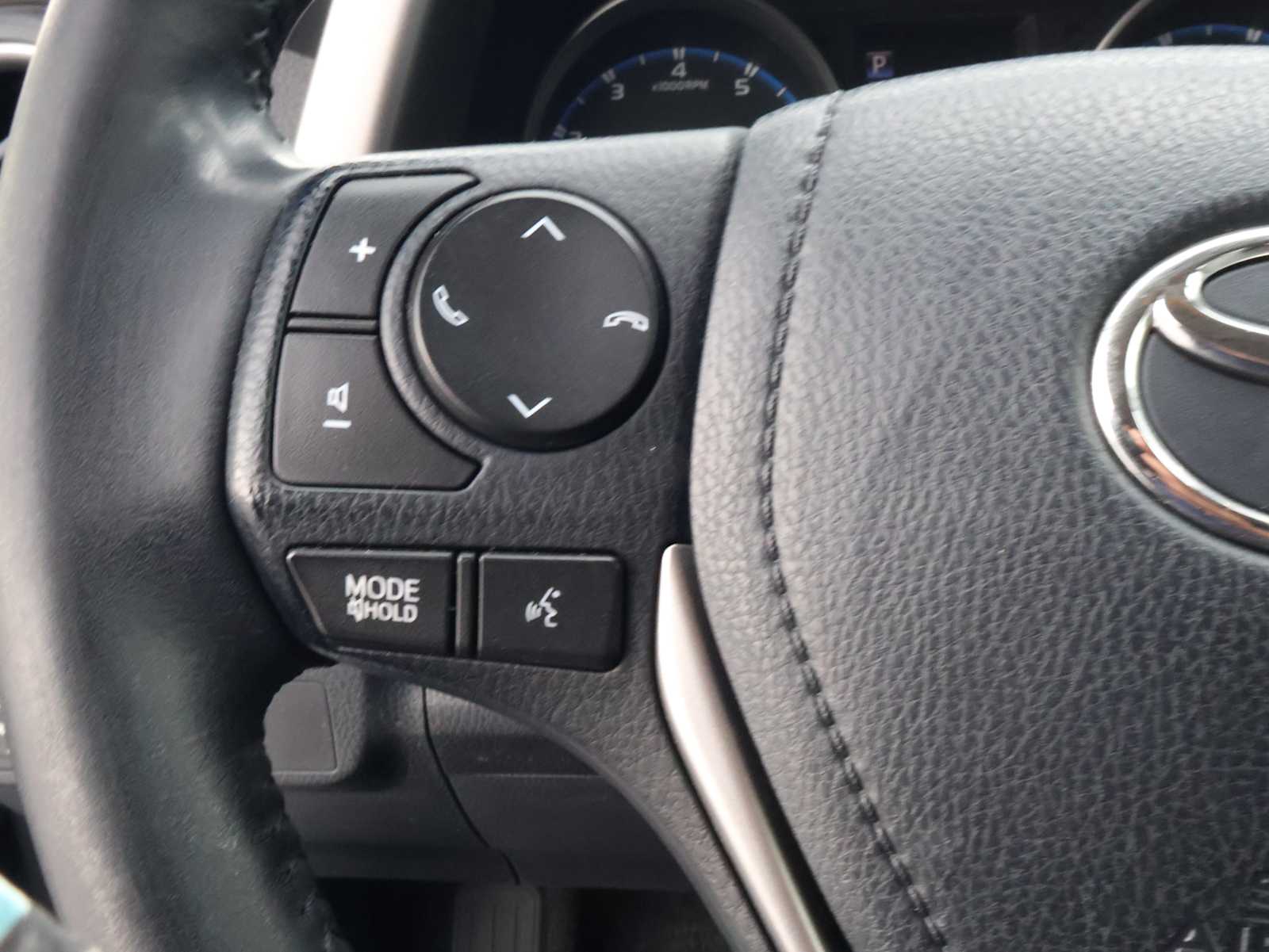 Used 2018 Magnetic Gray Metallic Toyota XLE image 17