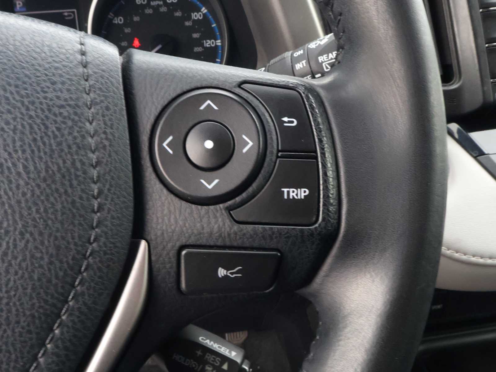 Used 2018 Magnetic Gray Metallic Toyota XLE image 19