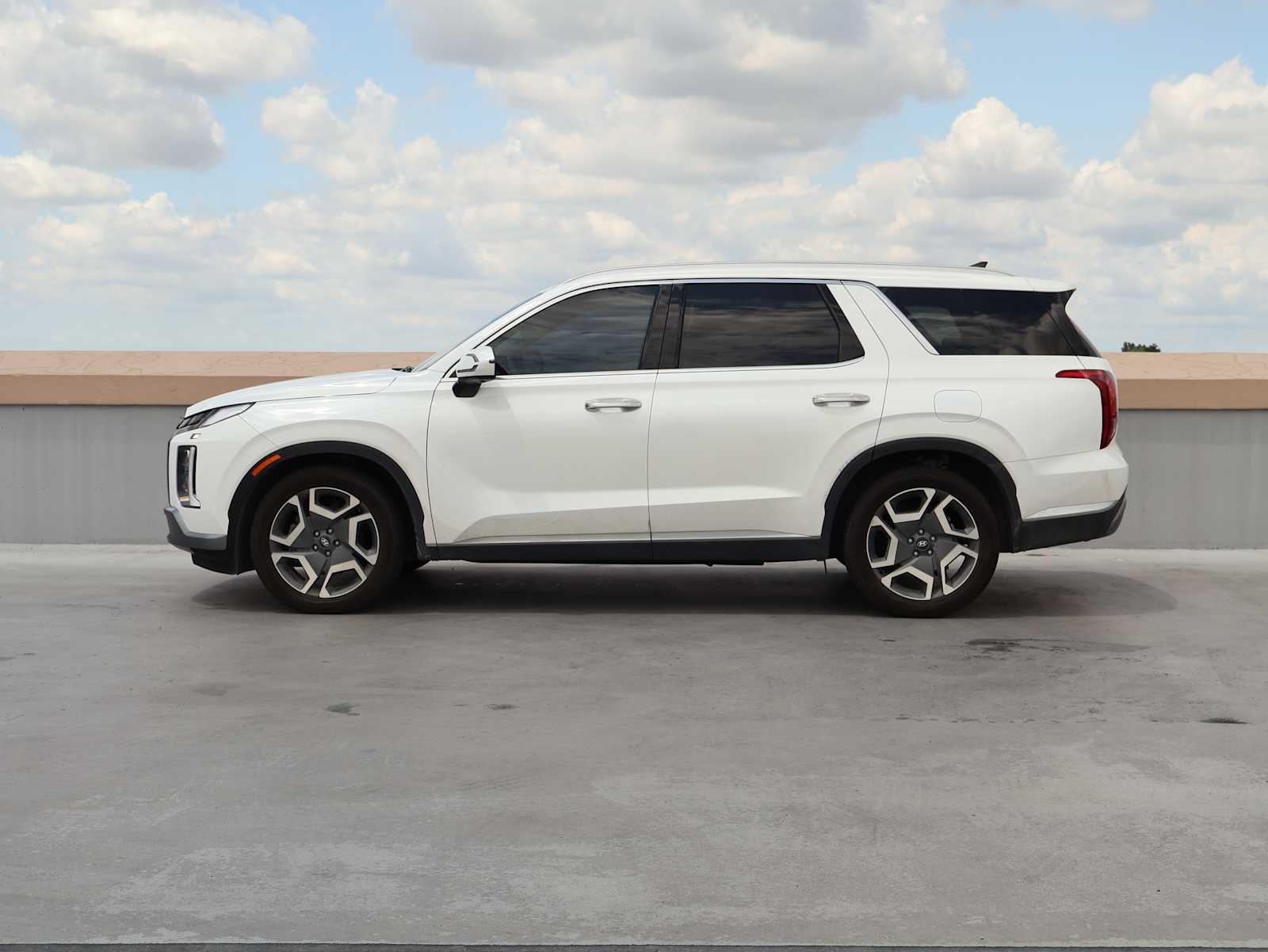 Used 2024 Hyper White Hyundai Limited image 5
