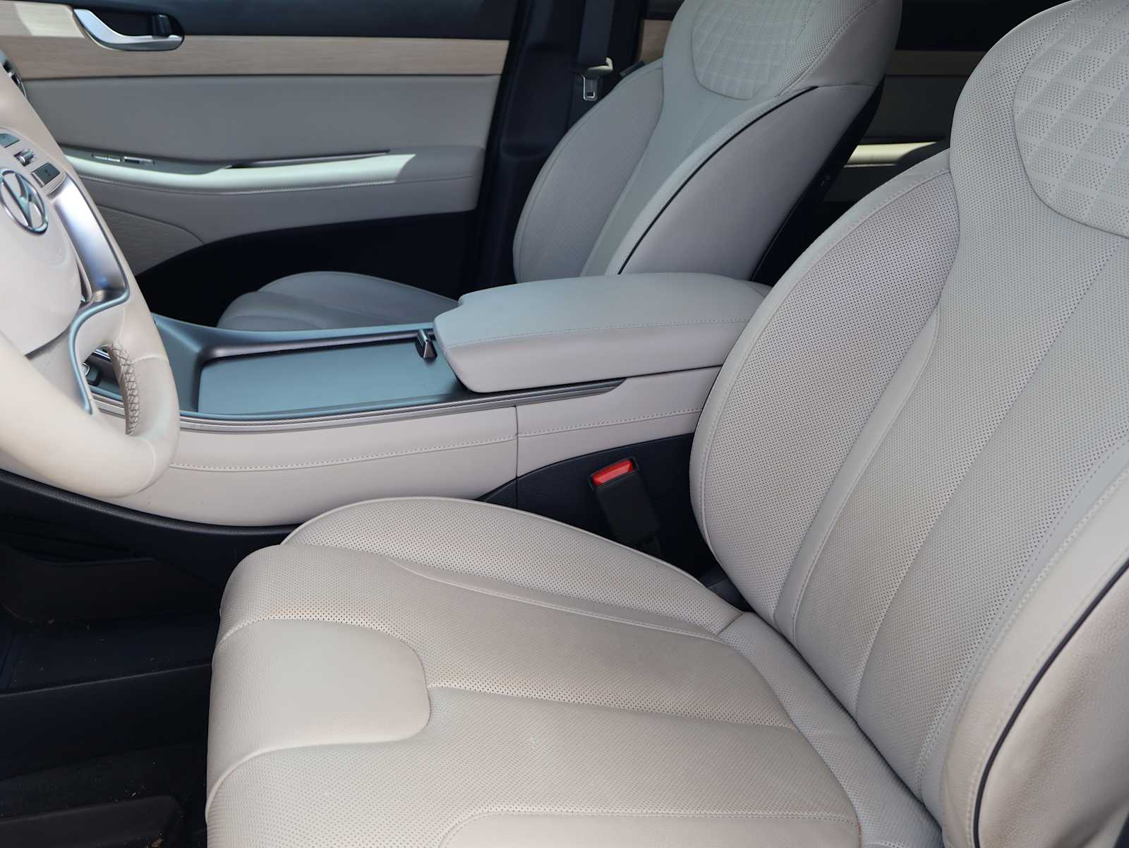 Used 2024 Hyper White Hyundai Limited image 12