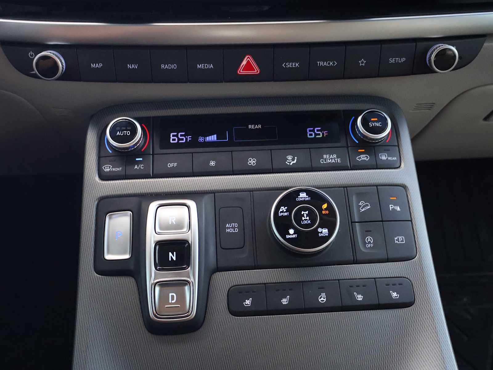 Used 2024 Hyper White Hyundai Limited image 18