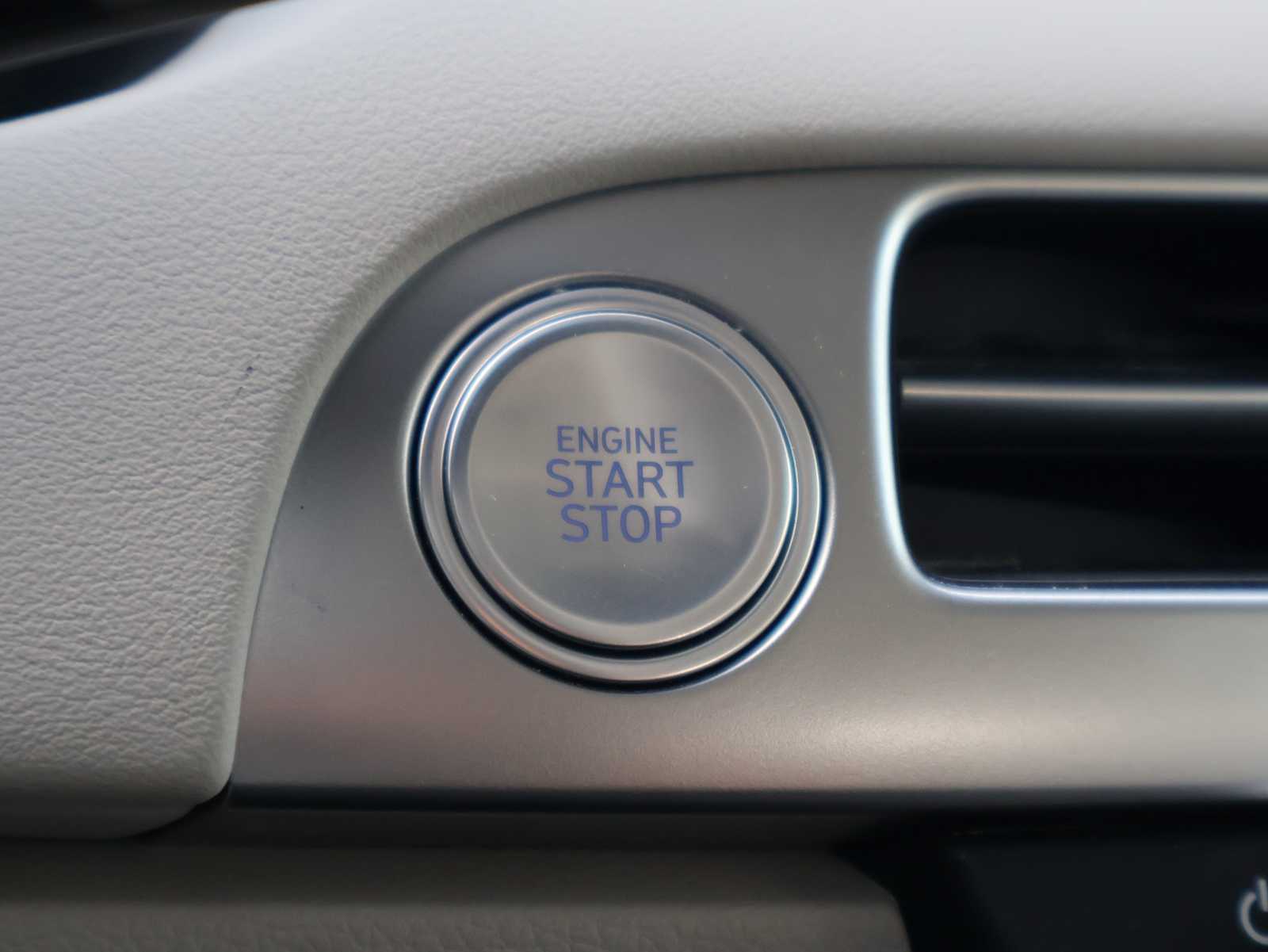 Used 2024 Hyper White Hyundai Limited image 20