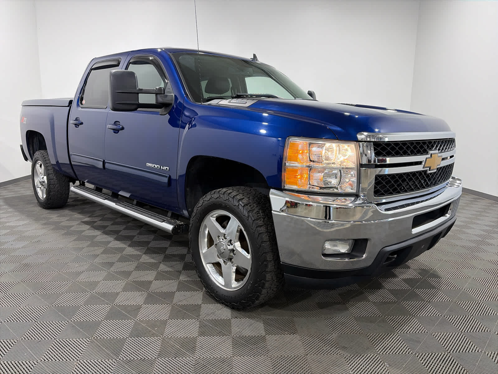  2014 Chevrolet Silverado 2500HD Pickup Truck Four-Wheel Drive 6-Speed Automatic