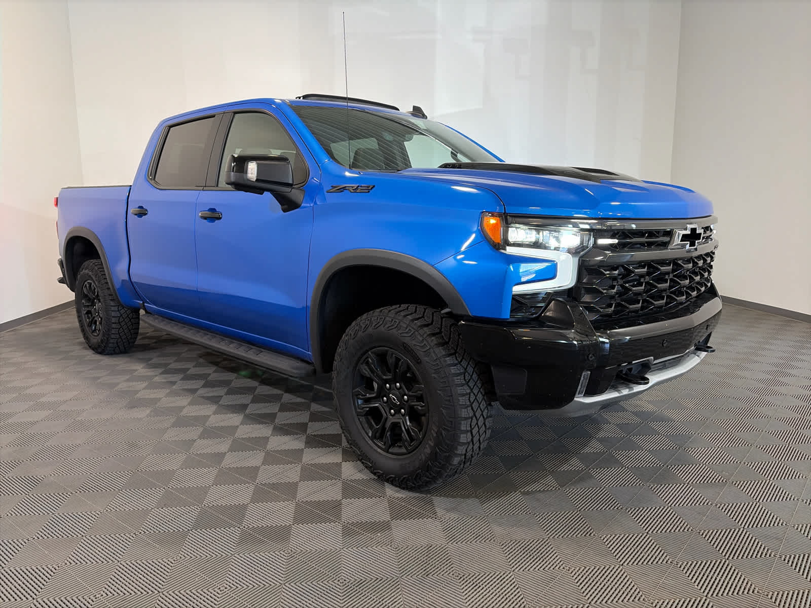 Riptide Blue Metallic 2026 Chevrolet Silverado 1500 Pickup Truck Four-Wheel Drive Automatic