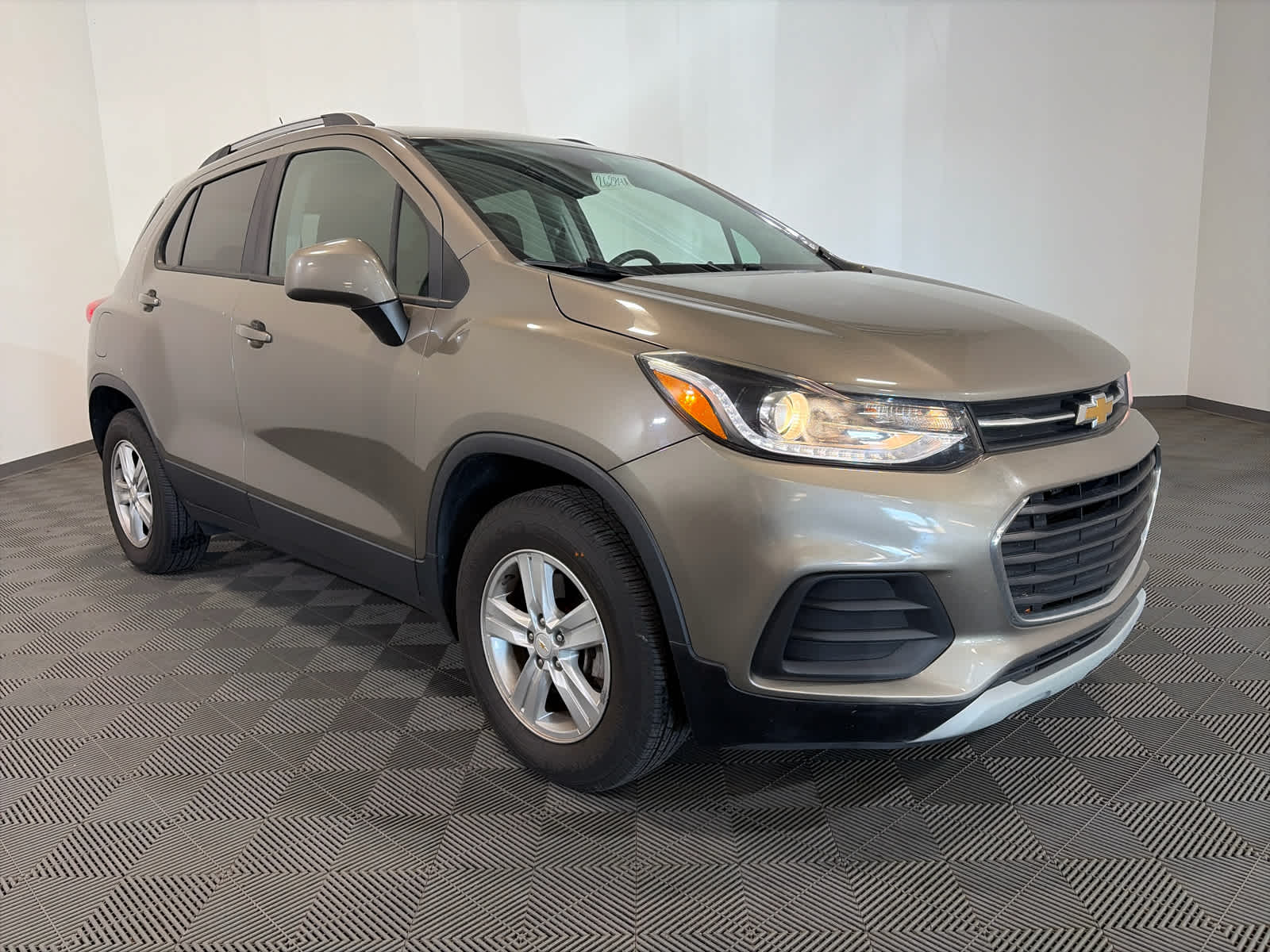 Stone Gray Metallic 2021 Chevrolet Trax SUV / Crossover All-Wheel Drive 6-Speed Automatic