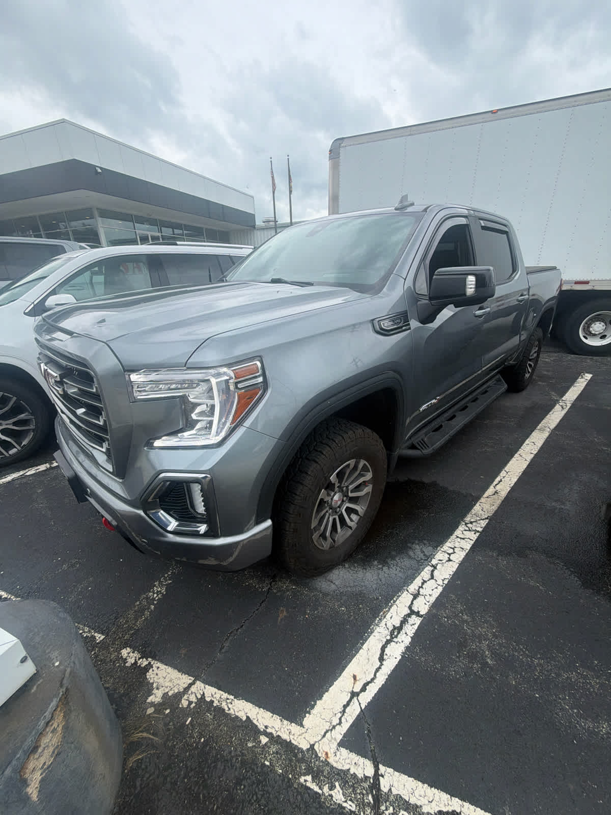 View vehicle photo 5