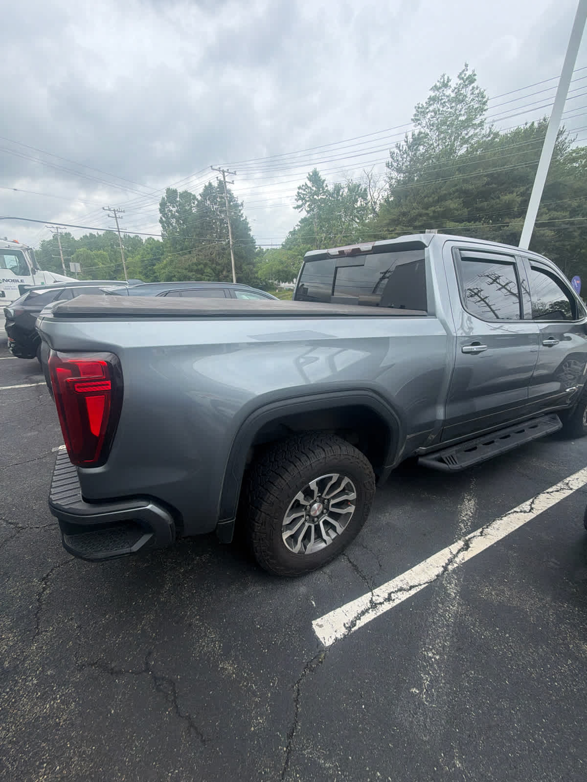 View vehicle photo 7