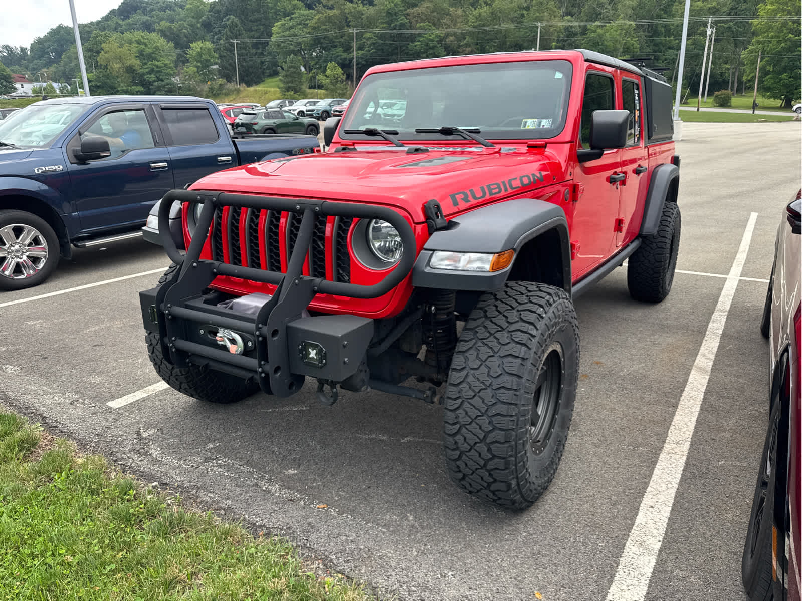 Firecracker Red Clearcoat 2020 Jeep Gladiator Pickup Truck Four-Wheel Drive 8-Speed Automatic