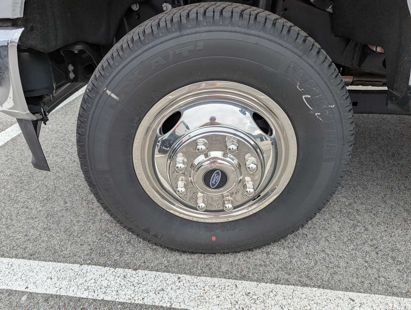 View vehicle photo 3