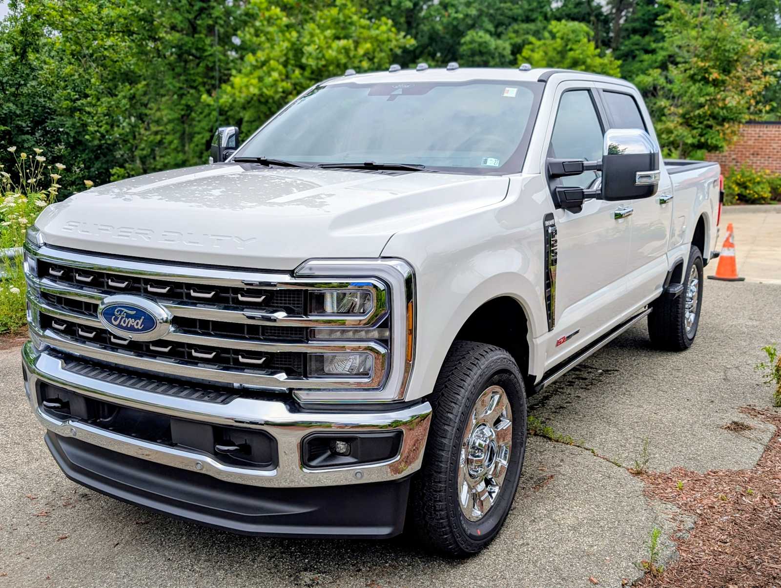 Star White Metallic Tri-Coat 2026 Ford F-250 Super Duty Pickup Truck Four-Wheel Drive Automatic