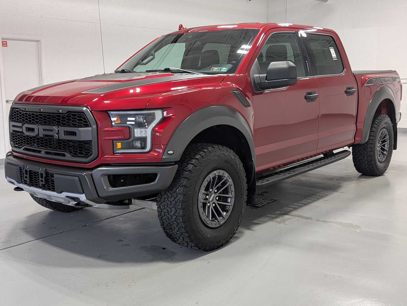Ruby Red Metallic Tinted Clearcoat 2019 Ford F-150 Pickup Truck Four-Wheel Drive Automatic