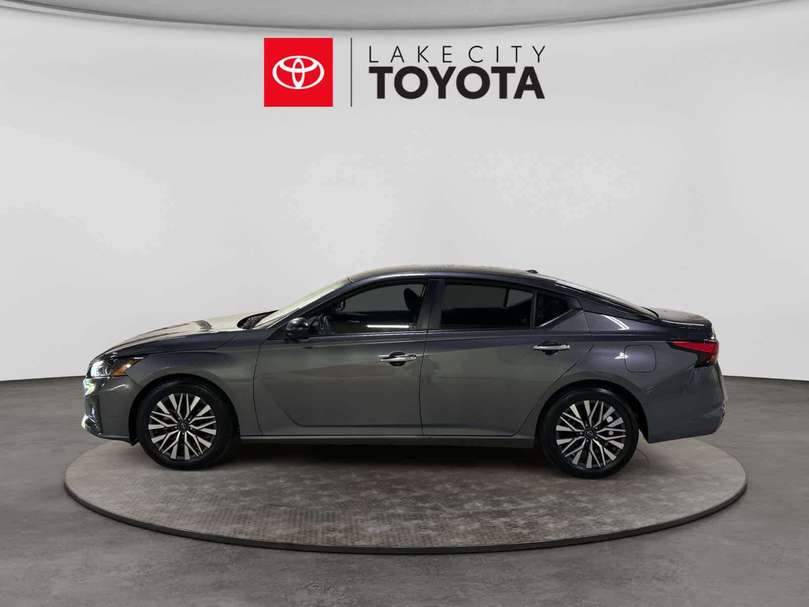 Used 2025 Nissan Altima Sedan