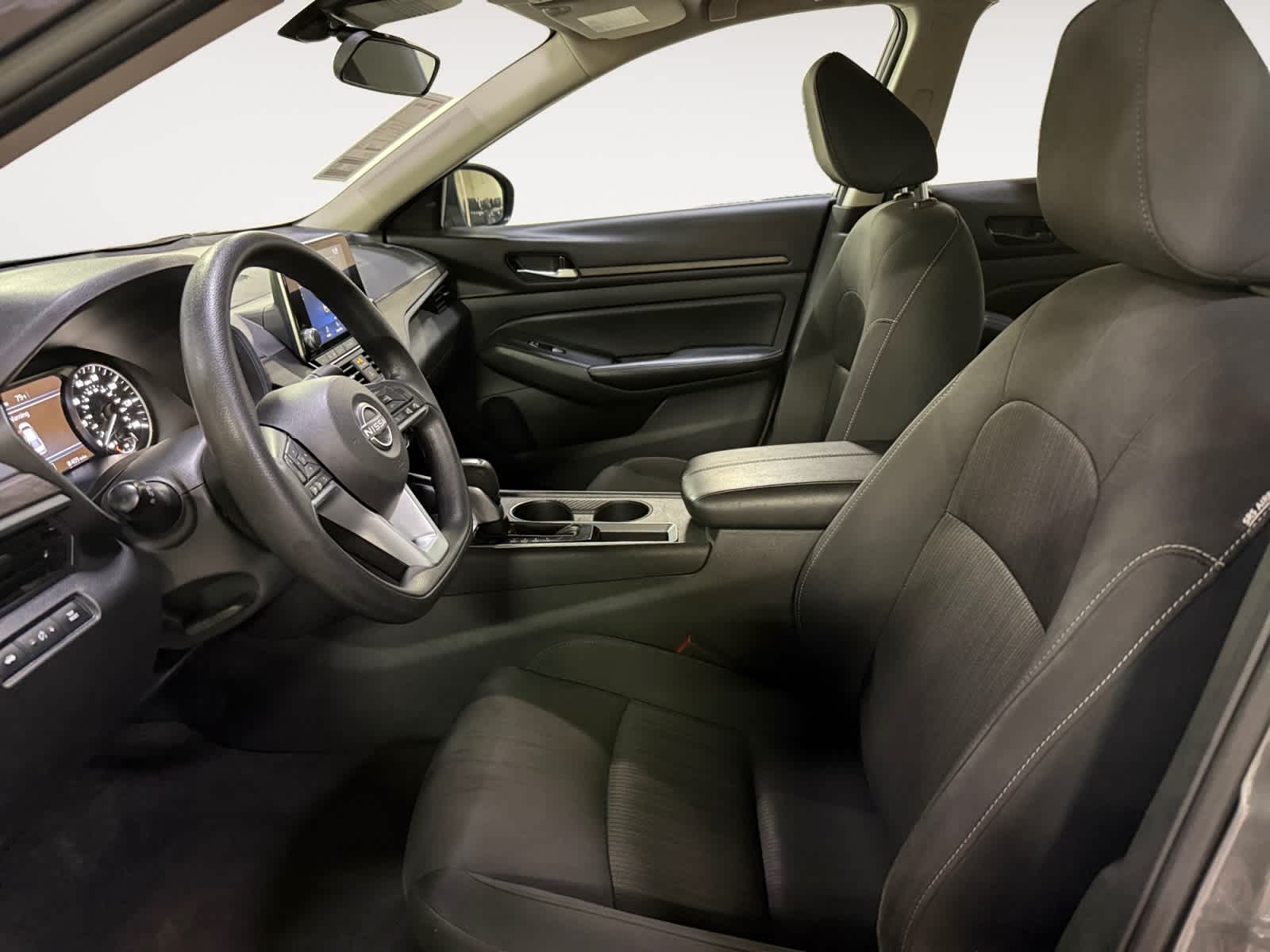 Used 2025 Nissan Altima Sedan