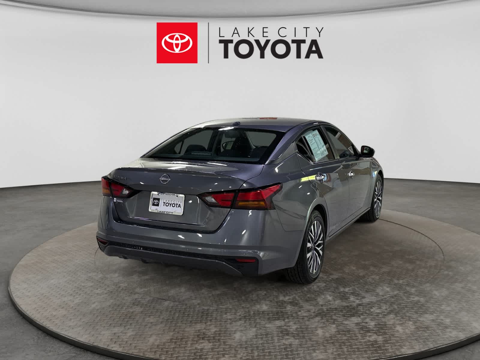 Used 2025 Nissan Altima Sedan