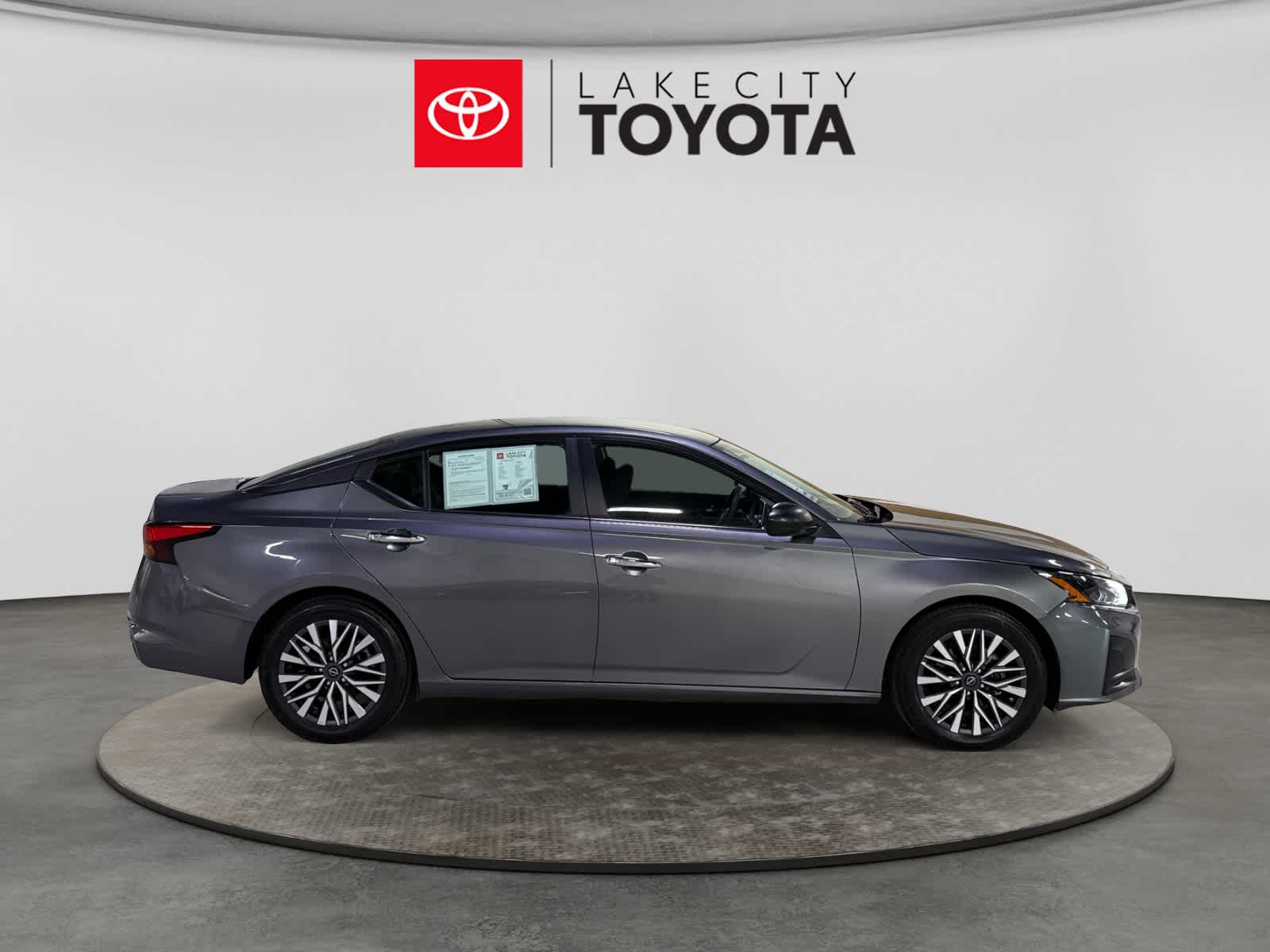 Used 2025 Nissan Altima Sedan