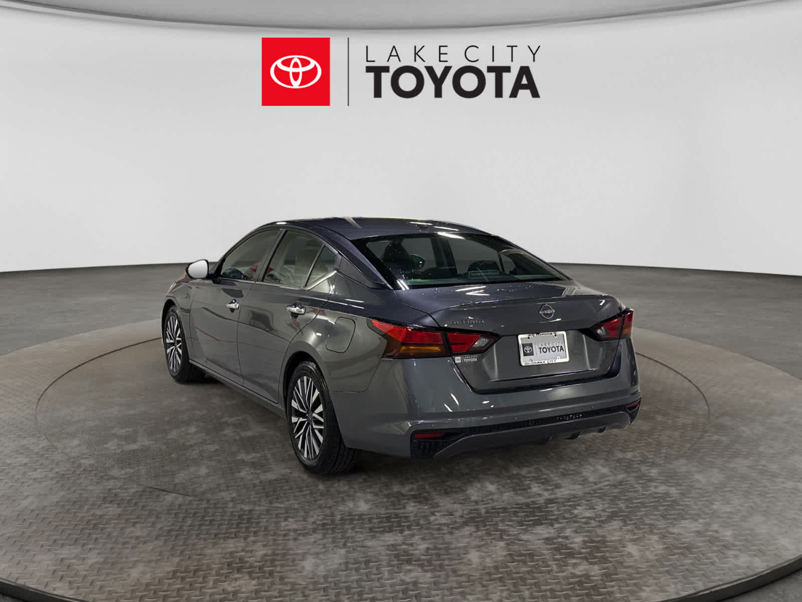 Used 2025 Nissan Altima Sedan