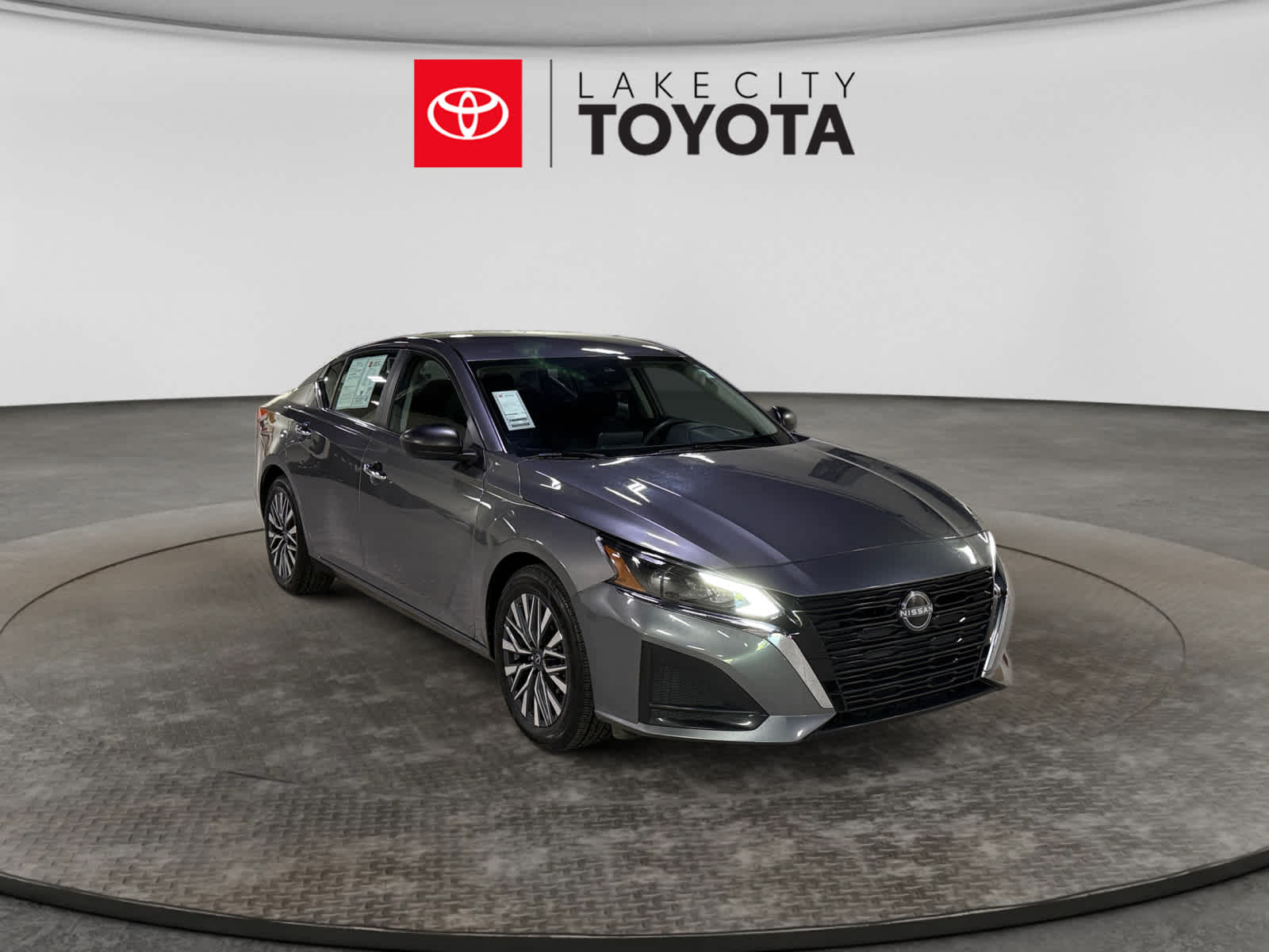 Used 2025 Nissan Altima Sedan