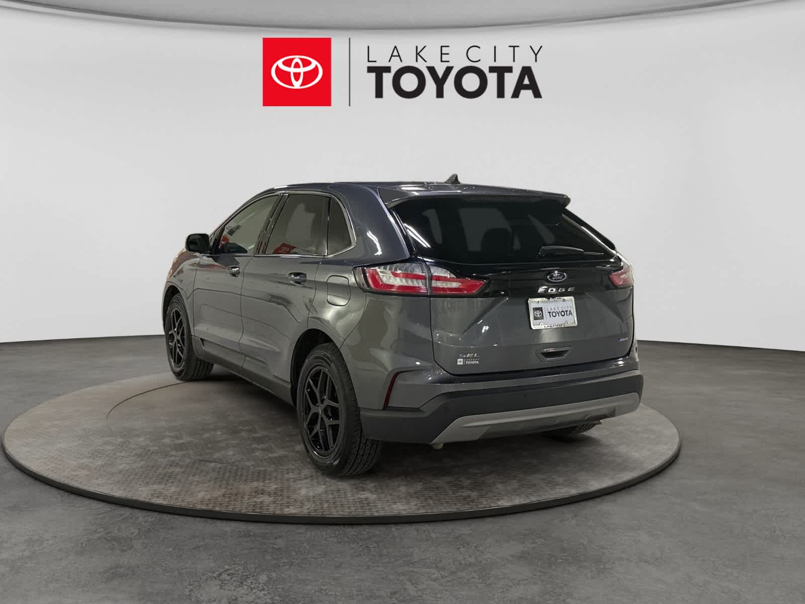Used 2024 Ford Edge SUV
