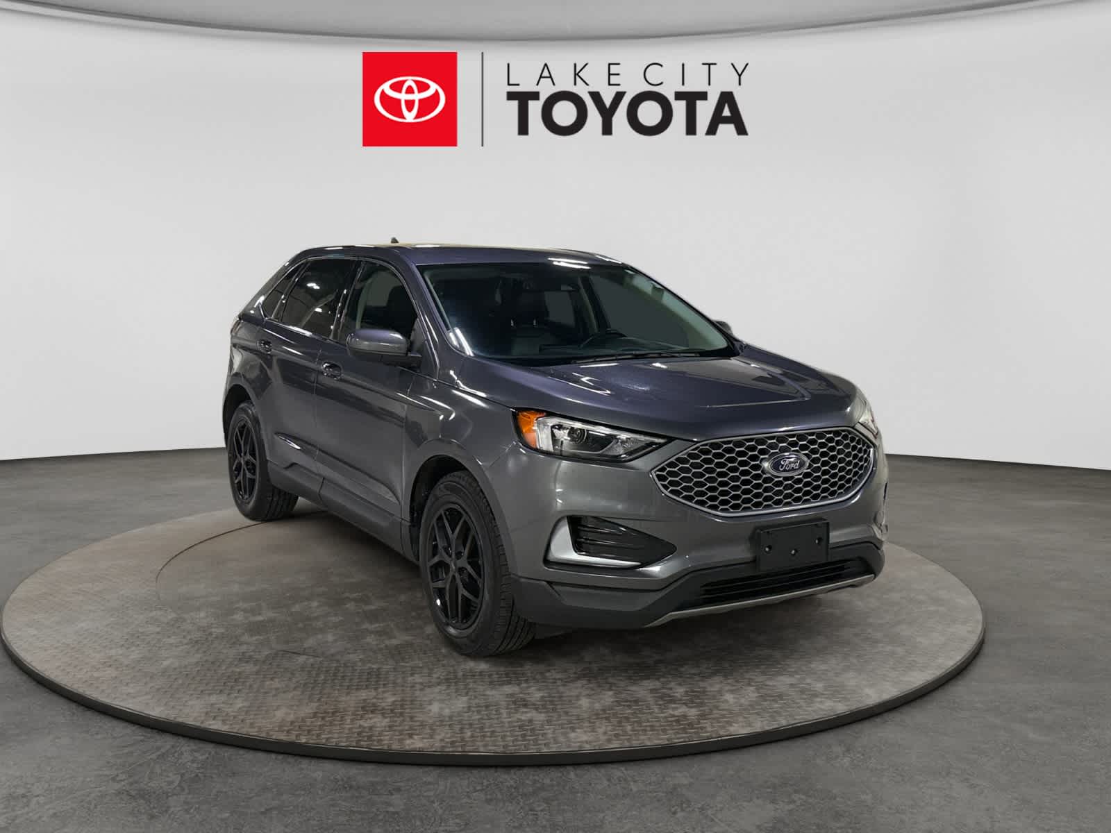 Used 2024 Ford Edge SUV