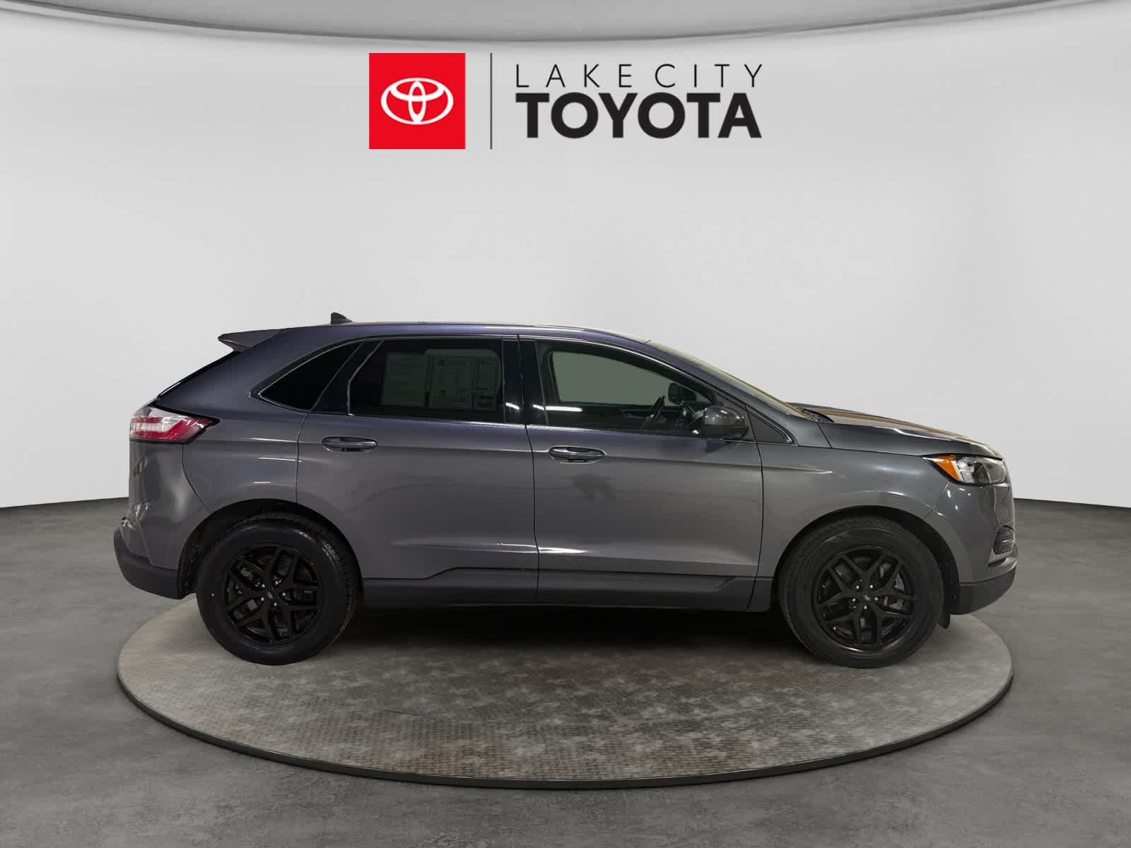 Used 2024 Ford Edge SUV