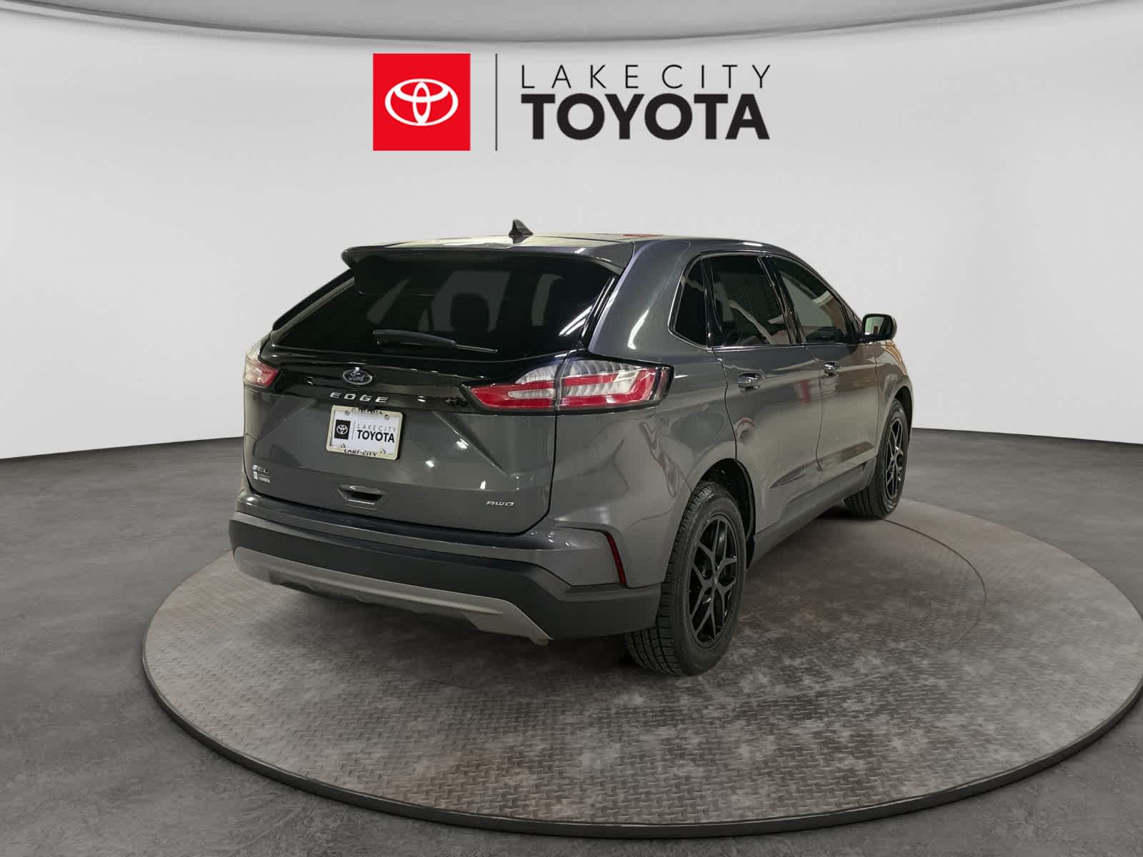 Used 2024 Ford Edge SUV