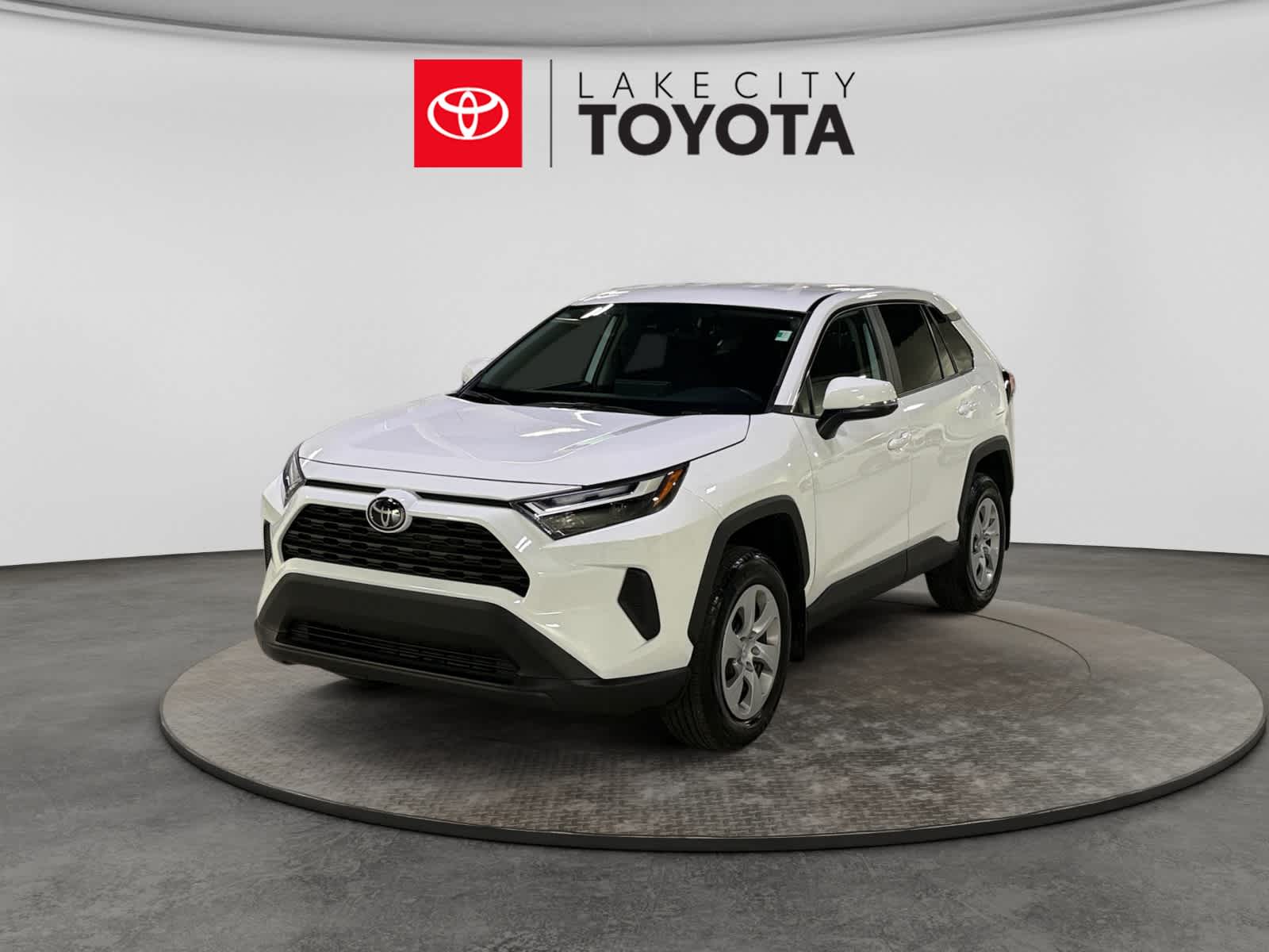 2025 Toyota RAV4 LE FWD's photo
