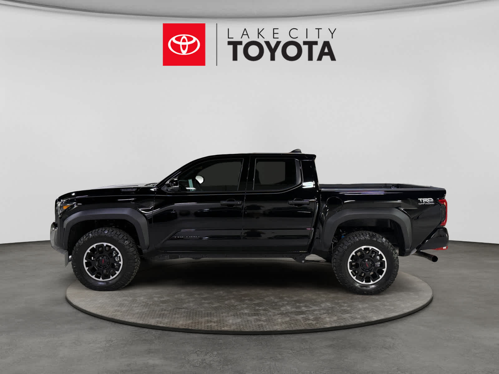View vehicle photo 3