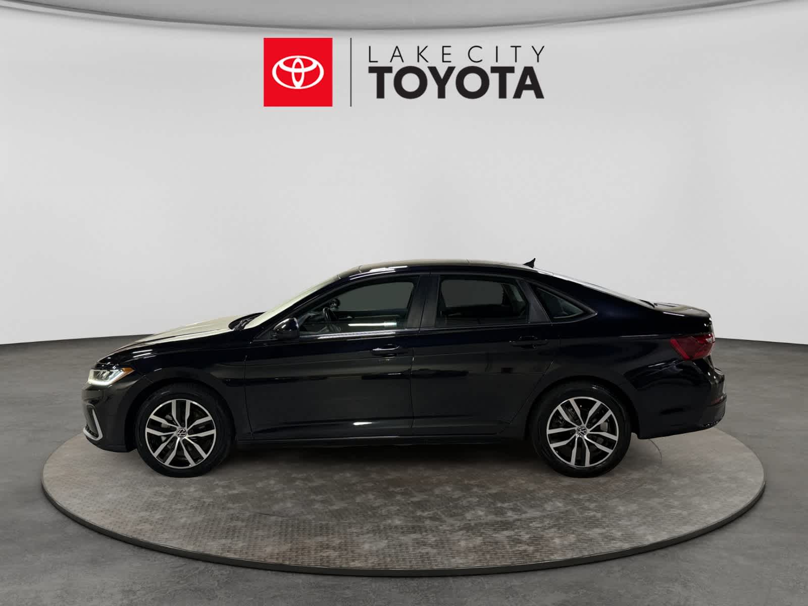 Used 2025 Volkswagen Jetta Sedan
