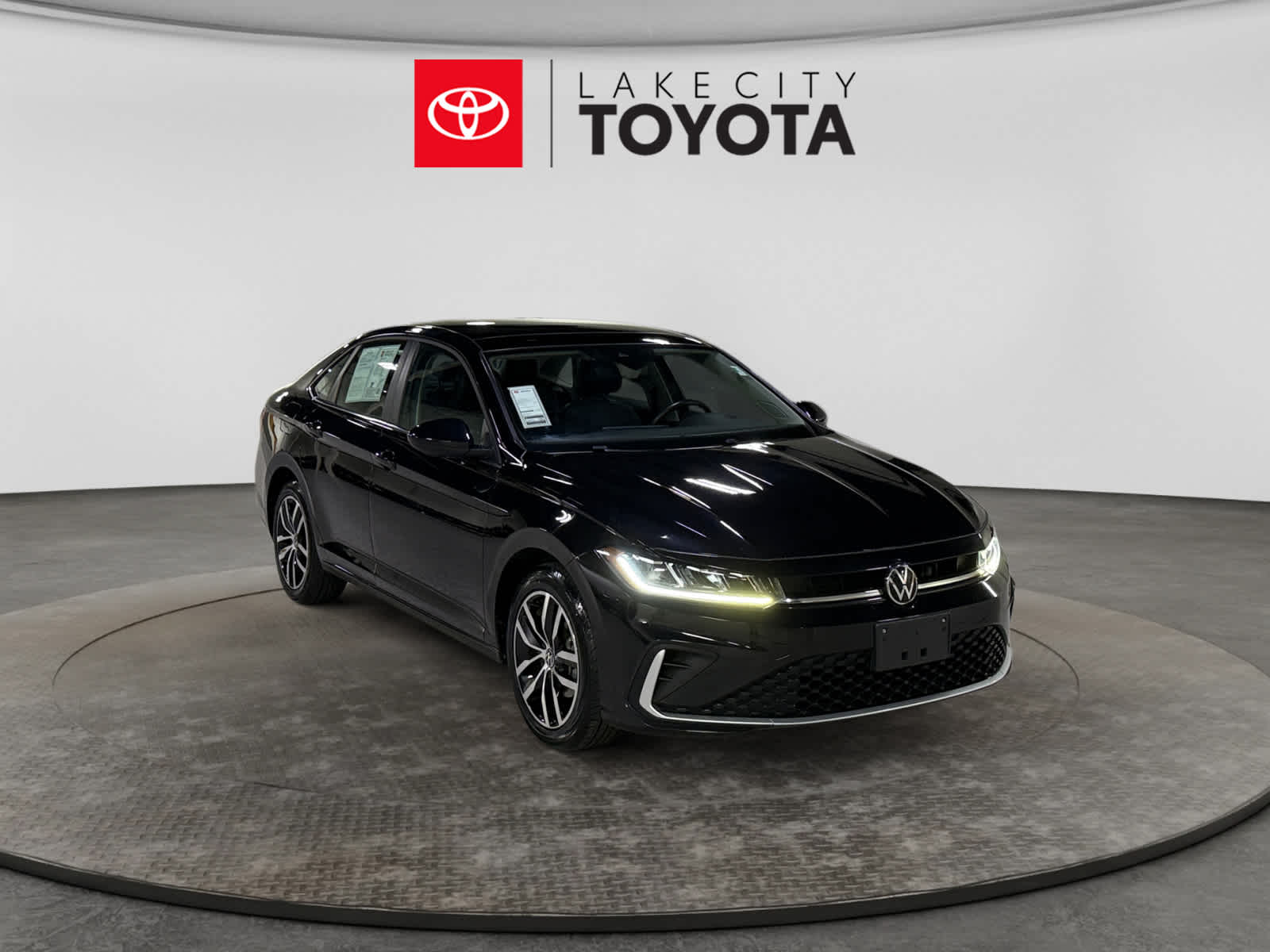 Used 2025 Volkswagen Jetta Sedan