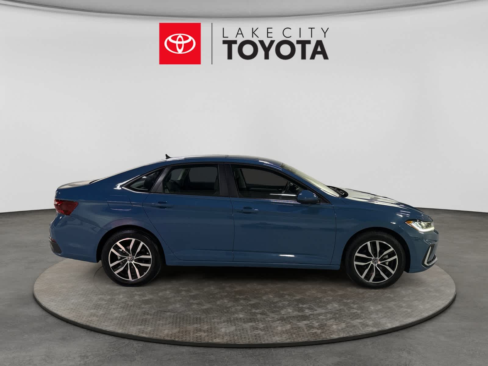 Used 2025 Volkswagen Jetta Sedan